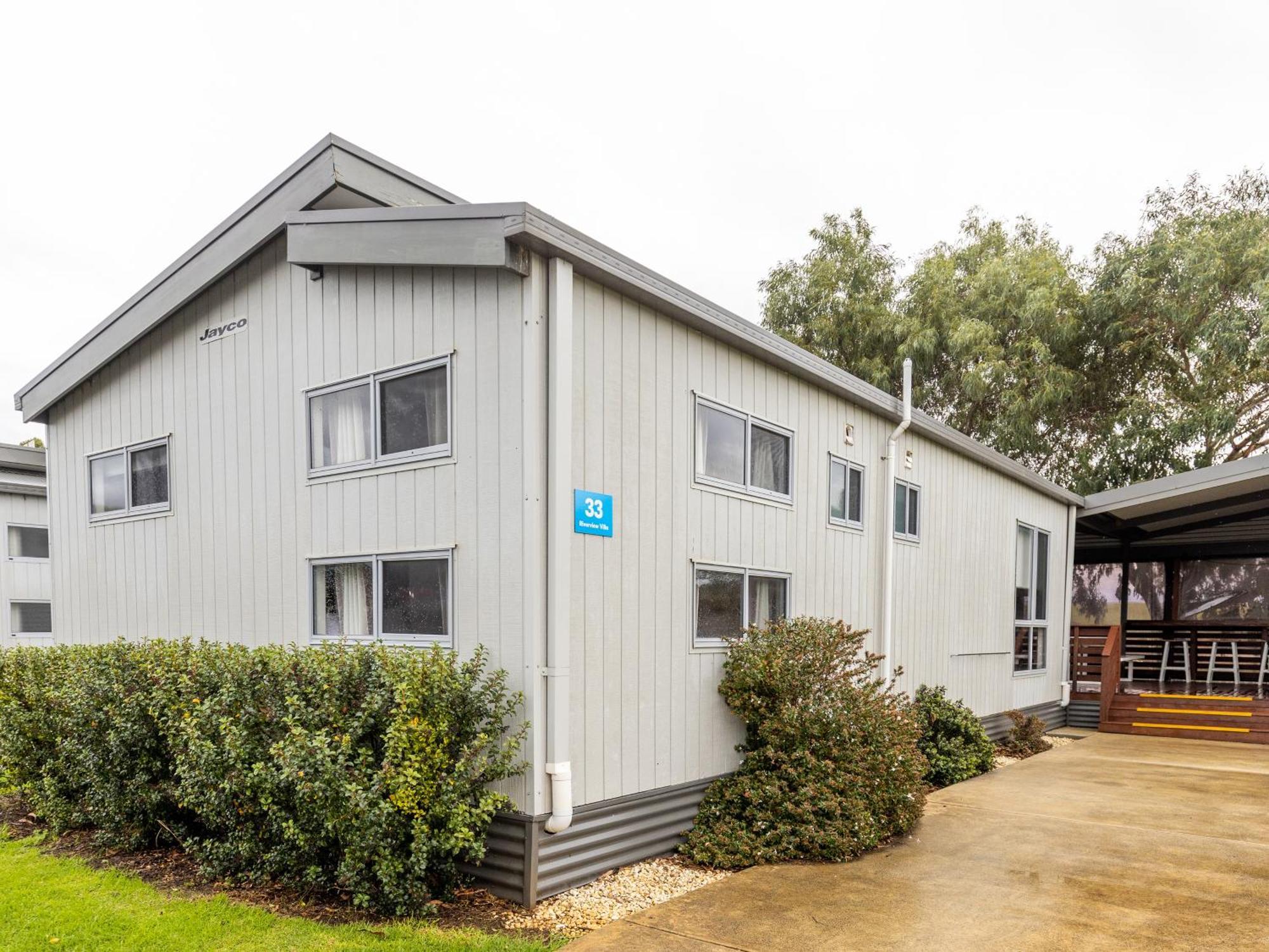 Nrma Warrnambool Riverside Holiday Park Δωμάτιο φωτογραφία