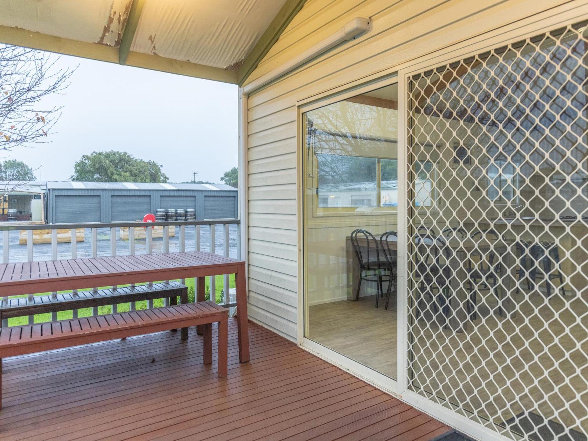Nrma Warrnambool Riverside Holiday Park Δωμάτιο φωτογραφία