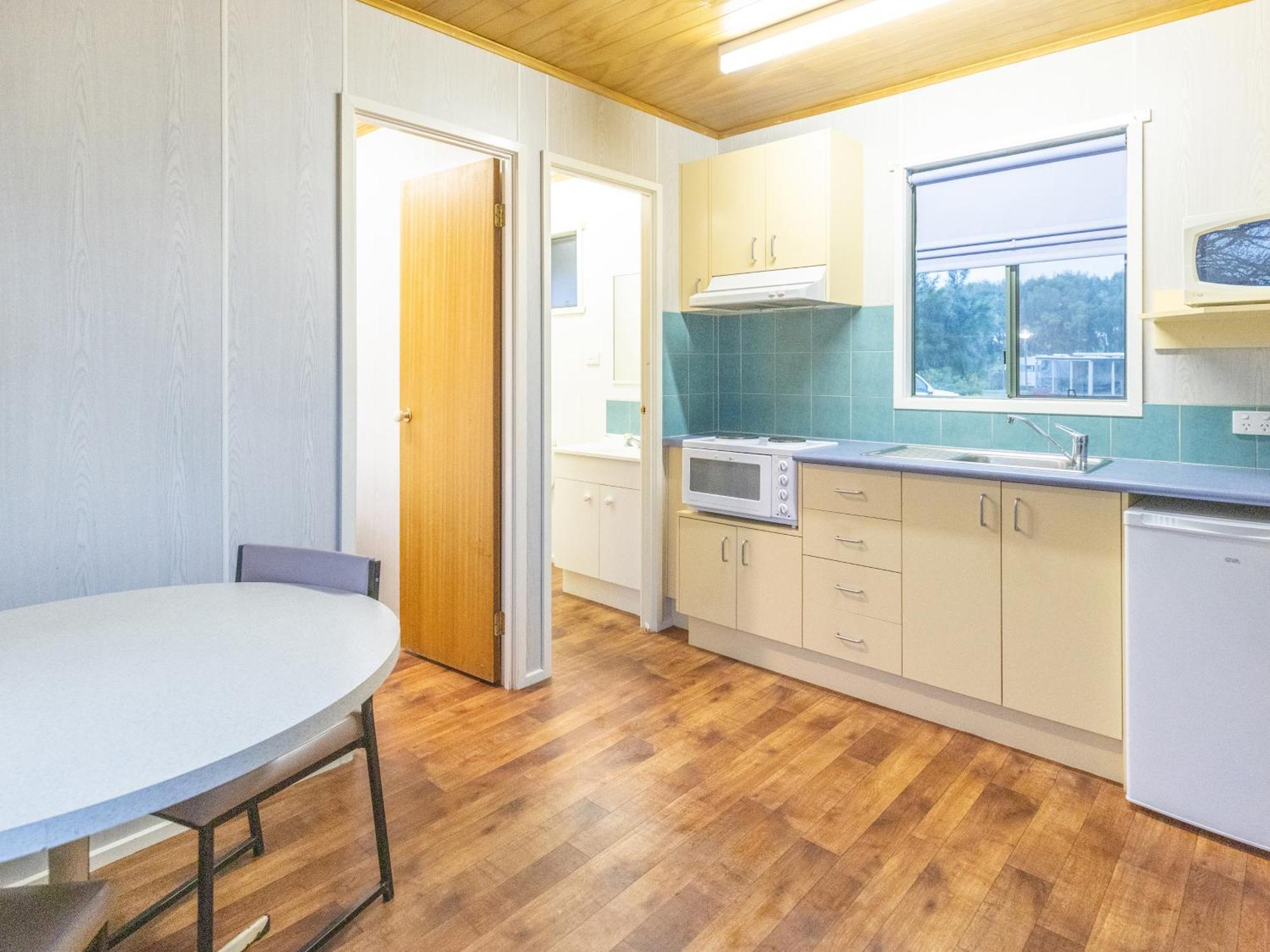 Nrma Warrnambool Riverside Holiday Park Δωμάτιο φωτογραφία